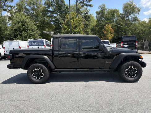 Used 2022 Jeep Gladiator Rubicon w/ Cold Weather Group AWD/4WD image 9
