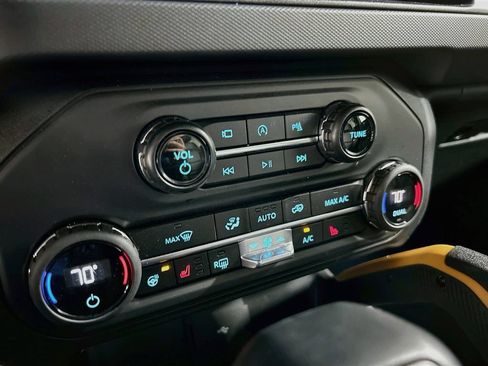 Used 2024 Ford Bronco Badlands AWD/4WD image 17