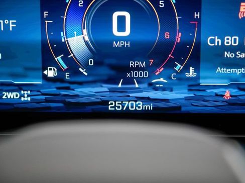 Used 2025 Chevrolet Suburban Premier image 35