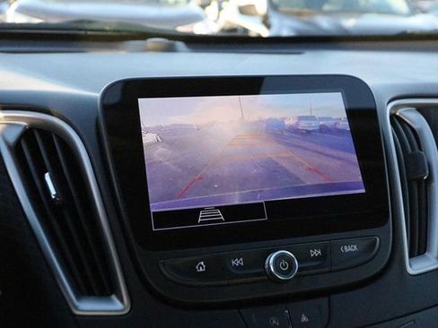 Used 2024 Chevrolet Malibu LT image 16