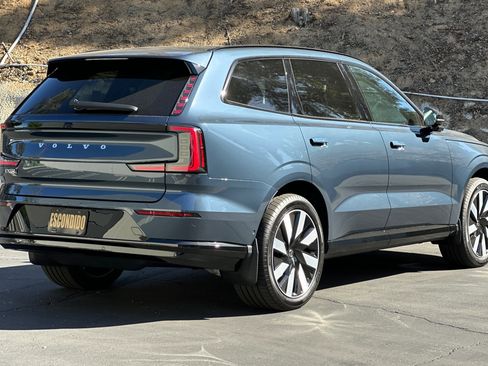 New 2025 Volvo EX90 Plus AWD/4WD image 5