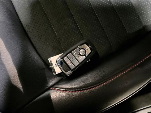 Used 2024 Ford Edge ST-Line image 28