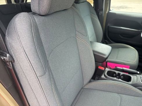 Used 2025 Jeep Wrangler Unlimited Sport AWD/4WD image 16