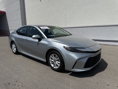 Certified 2025 Toyota Camry LE FWD image 15