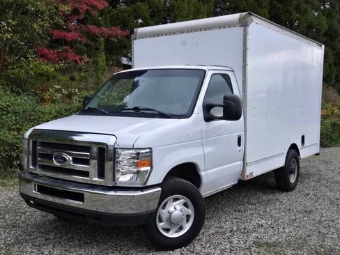 Used 2015 Ford E-350 and Econoline 350 Super Duty w/ Power Windows & Locks Group RWD image 8