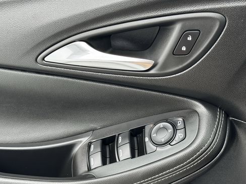 Used 2024 Buick Encore GX Sport Touring image 26