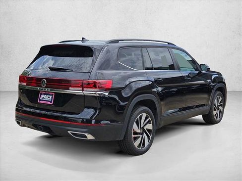 Used 2025 Volkswagen Atlas SE FWD image 5