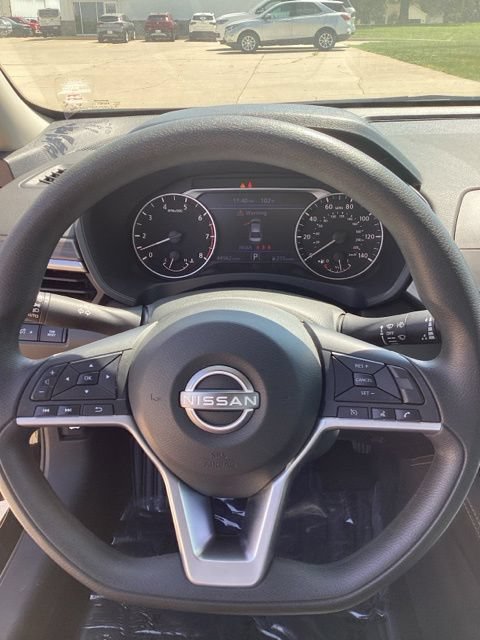 Used 2023 Nissan Altima 2.5 SV AWD/4WD image 11