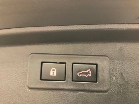 Used 2025 Subaru Outback Limited AWD/4WD image 14