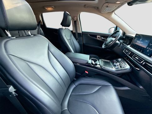 Used 2023 Lincoln Nautilus Reserve image 28