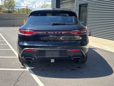 Certified 2024 Porsche Macan image 6