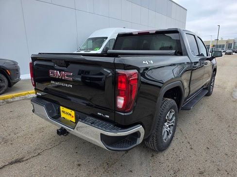 Used 2023 GMC Sierra 1500 SLE image 9