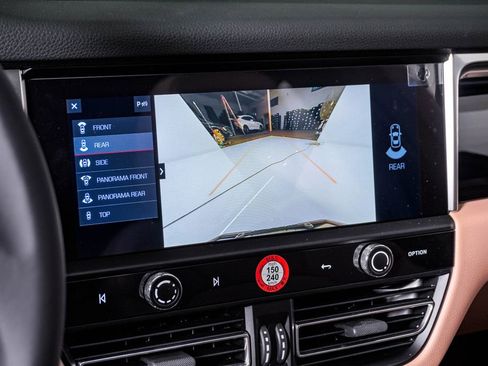 New 2026 Porsche Macan image 23