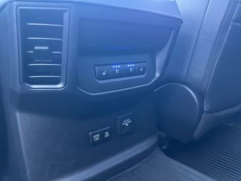 Used 2024 Toyota Tundra Platinum image 33