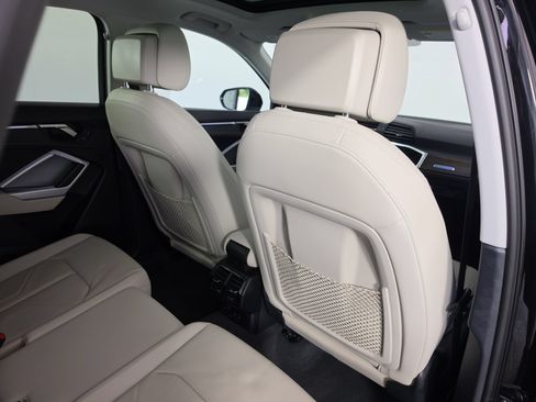 Certified 2022 Audi Q3 2.0T Premium Plus w/ Premium Plus Package AWD/4WD image 42