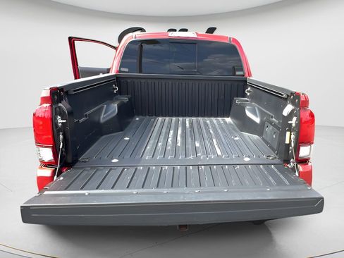 Used 2022 Toyota Tacoma SR5 w/ Technology Package RWD image 23