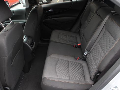 Used 2020 Chevrolet Equinox LT w/ Driver Convenience Package image 16