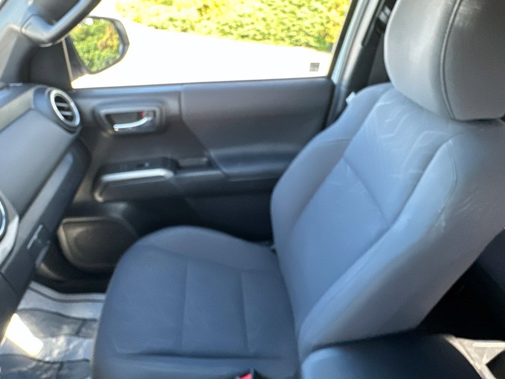 Used 2019 Toyota Tacoma TRD Sport AWD/4WD image 37