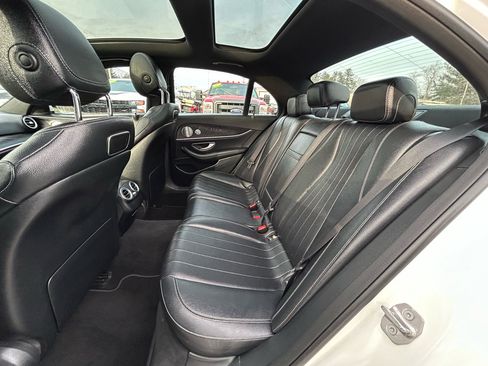 Used 2018 Mercedes-Benz E 300 E 300 4MATIC Sedan image 14