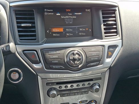 Used 2017 Nissan Pathfinder SL AWD/4WD image 17