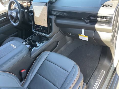 New 2026 GMC Yukon AT4 image 27