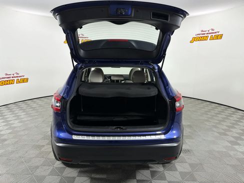 Certified 2022 Nissan Rogue Sport SV FWD image 5
