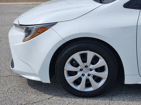 Used 2021 Toyota Corolla LE image 5