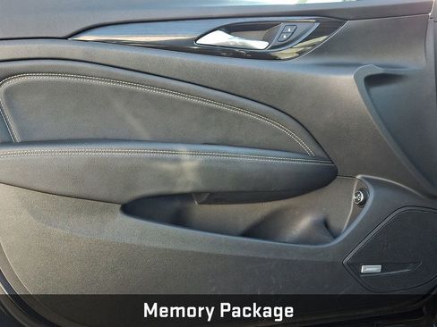 Used 2018 Buick Regal Essence w/ Driver Confidence Package #1 image 15