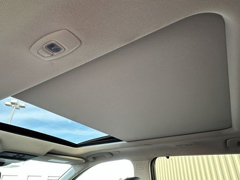 Used 2023 Nissan Rogue SL w/ SL Premium Package image 17