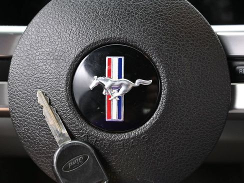 Used 2009 Ford Mustang Coupe RWD image 28