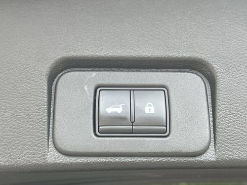 Certified 2022 Nissan Rogue Platinum w/ Head-Up Display Package image 29