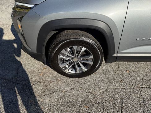 Used 2025 Chevrolet Equinox LT image 30