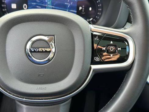 Used 2025 Volvo XC60 B5 Plus AWD/4WD image 22