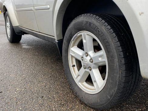 Used 2008 Dodge Nitro SXT image 14