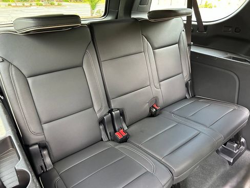 Used 2025 Chevrolet Suburban Premier w/ Sun And Tow Package AWD/4WD image 50
