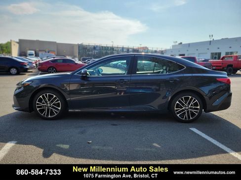 Used 2025 Toyota Camry XLE image 2