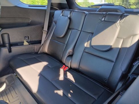 Used 2022 Ford Explorer XLT w/ Equipment Group 202A AWD/4WD image 23
