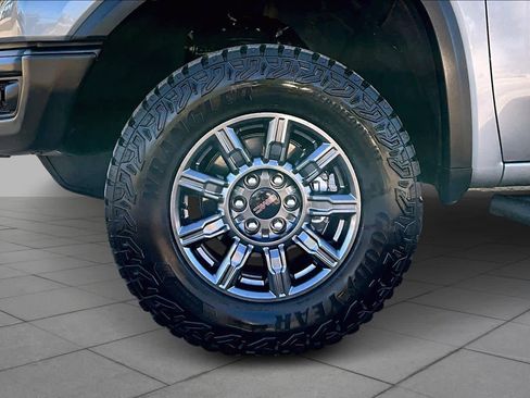 Used 2025 GMC Sierra 1500 AT4X image 10