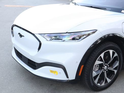 Used 2022 Ford Mustang Mach-E Premium RWD image 8