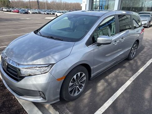 Used 2023 Honda Odyssey EX-L image 2