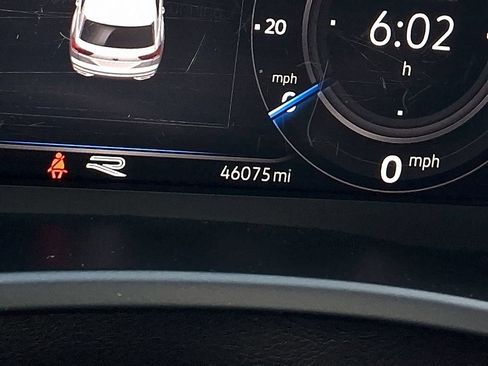 Used 2022 Volkswagen Atlas Cross Sport SEL R-Line AWD/4WD image 21