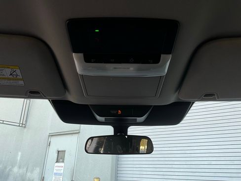 Used 2024 Nissan Pathfinder SV image 17