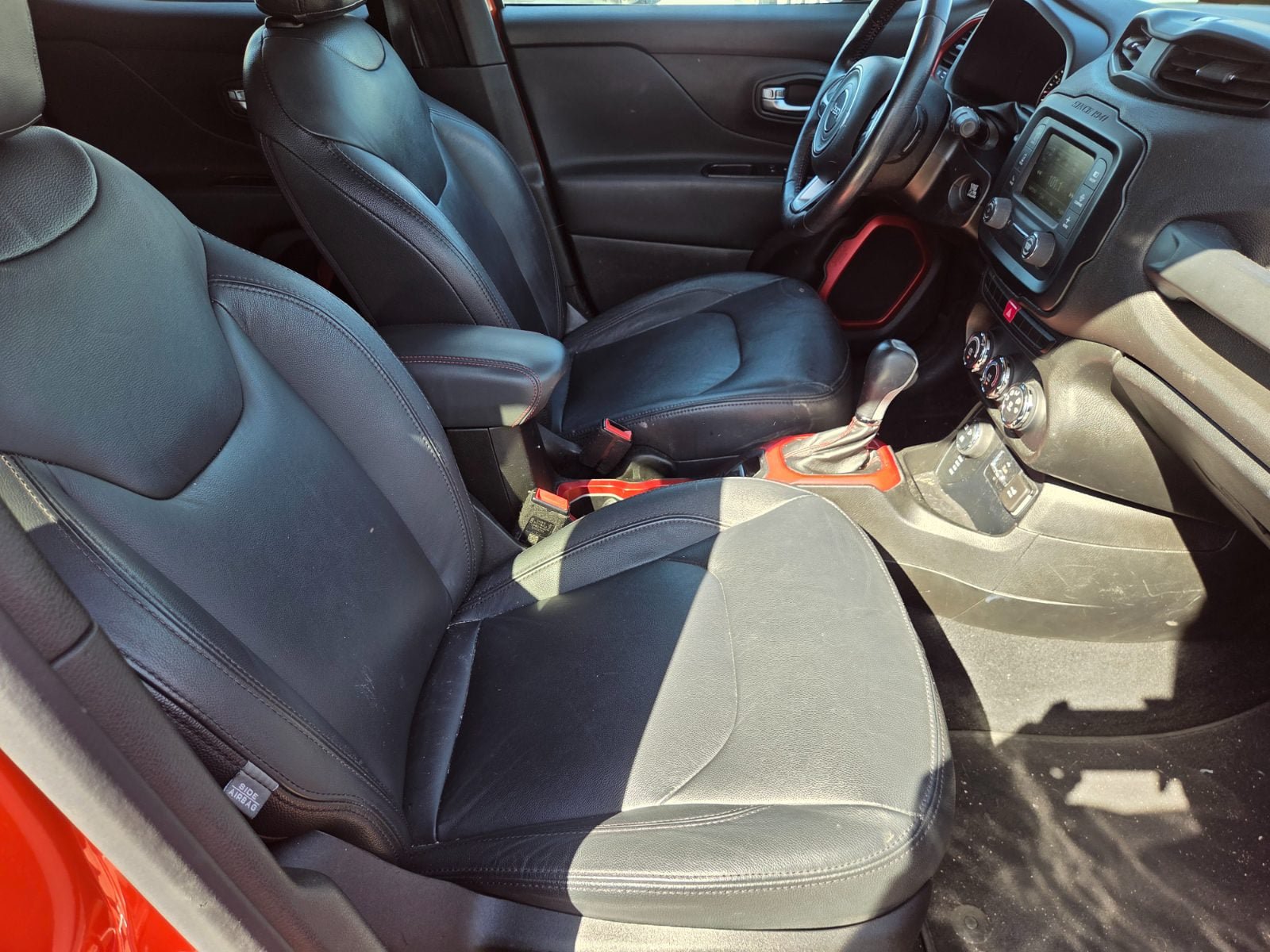 Used 2015 Jeep Renegade Trailhawk AWD/4WD image 15