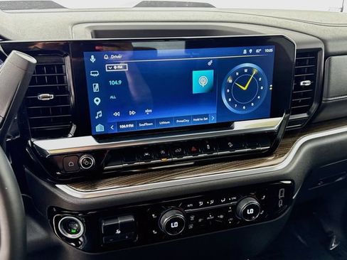 Used 2025 Chevrolet Silverado 1500 LT Trail Boss w/ Protection Package AWD/4WD image 15