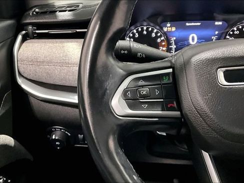 Used 2022 Jeep Compass Latitude image 11