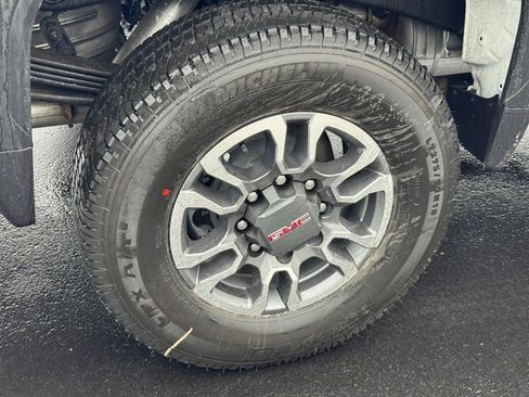 New 2026 GMC Sierra 2500 SLE image 5