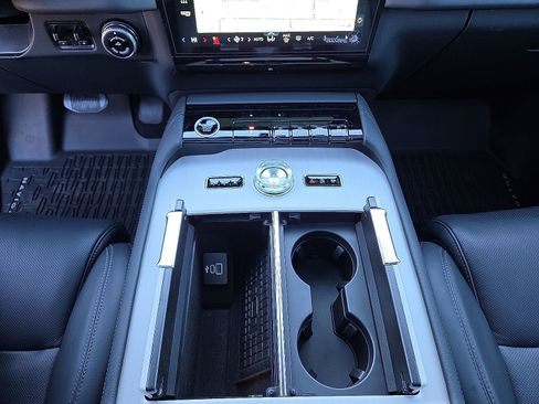 New 2025 Lincoln Navigator Reserve w/ Jet Appearance Package image 25