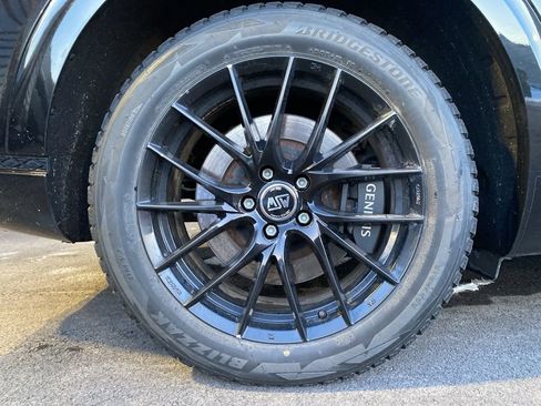 Used 2023 Genesis GV70 3.5T Sport w/ Sport Prestige Package image 23