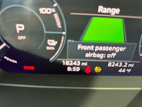 Used 2024 Audi Q4 e-tron Prestige w/ Black Optic Plus Package image 18