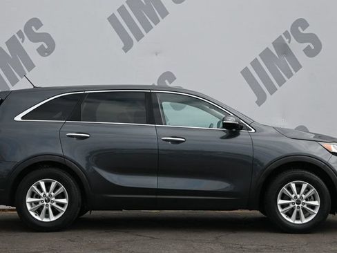 Used 2020 Kia Sorento LX FWD image 4